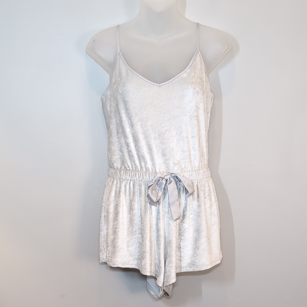 Victoria's Secret Silver Cami Romper Womens Size Small Velvet Sleepwear Pajamas - Picture 15 of 15
